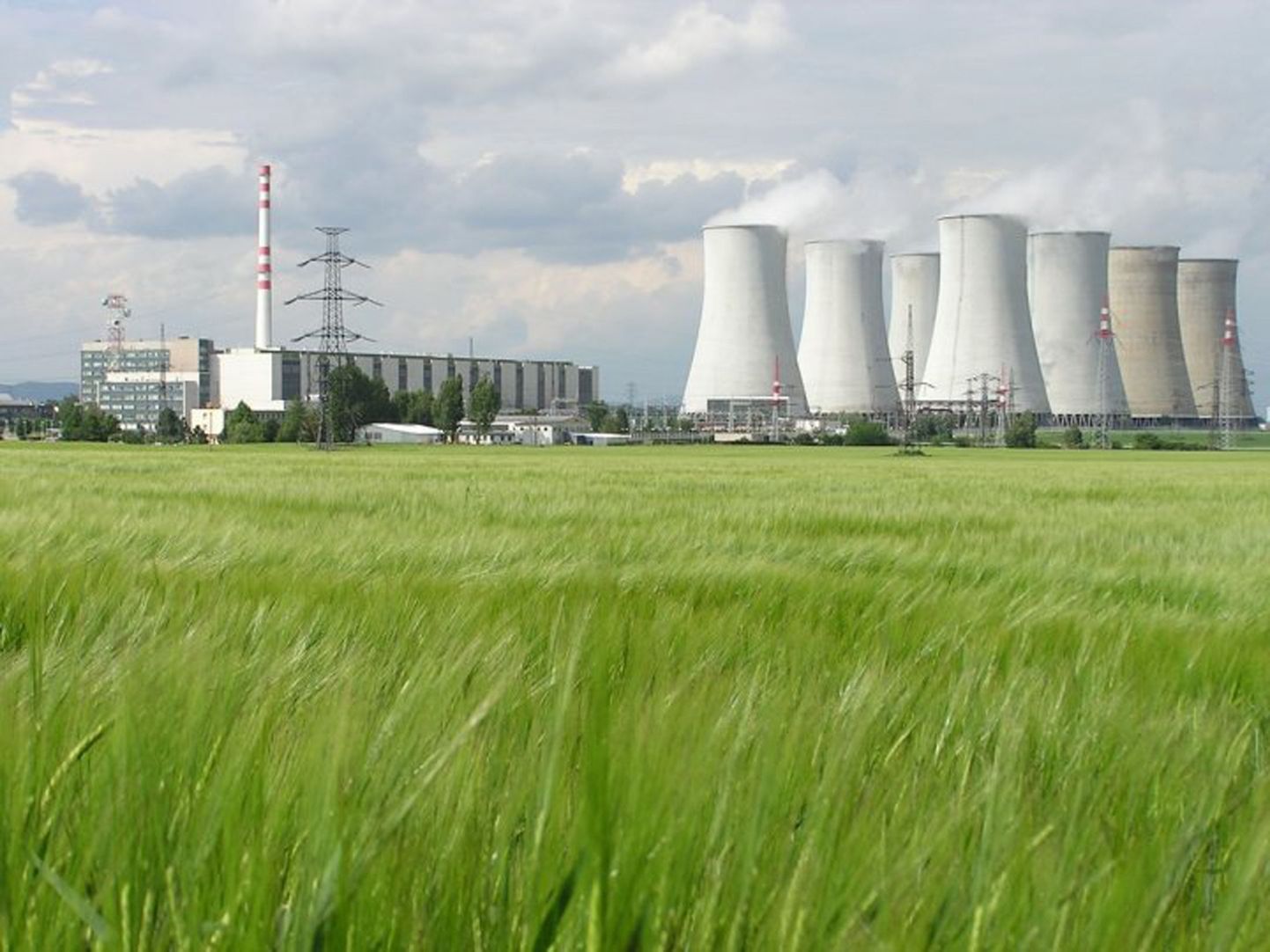 Vaade Jaslovske Bohunice tuumajaamale.