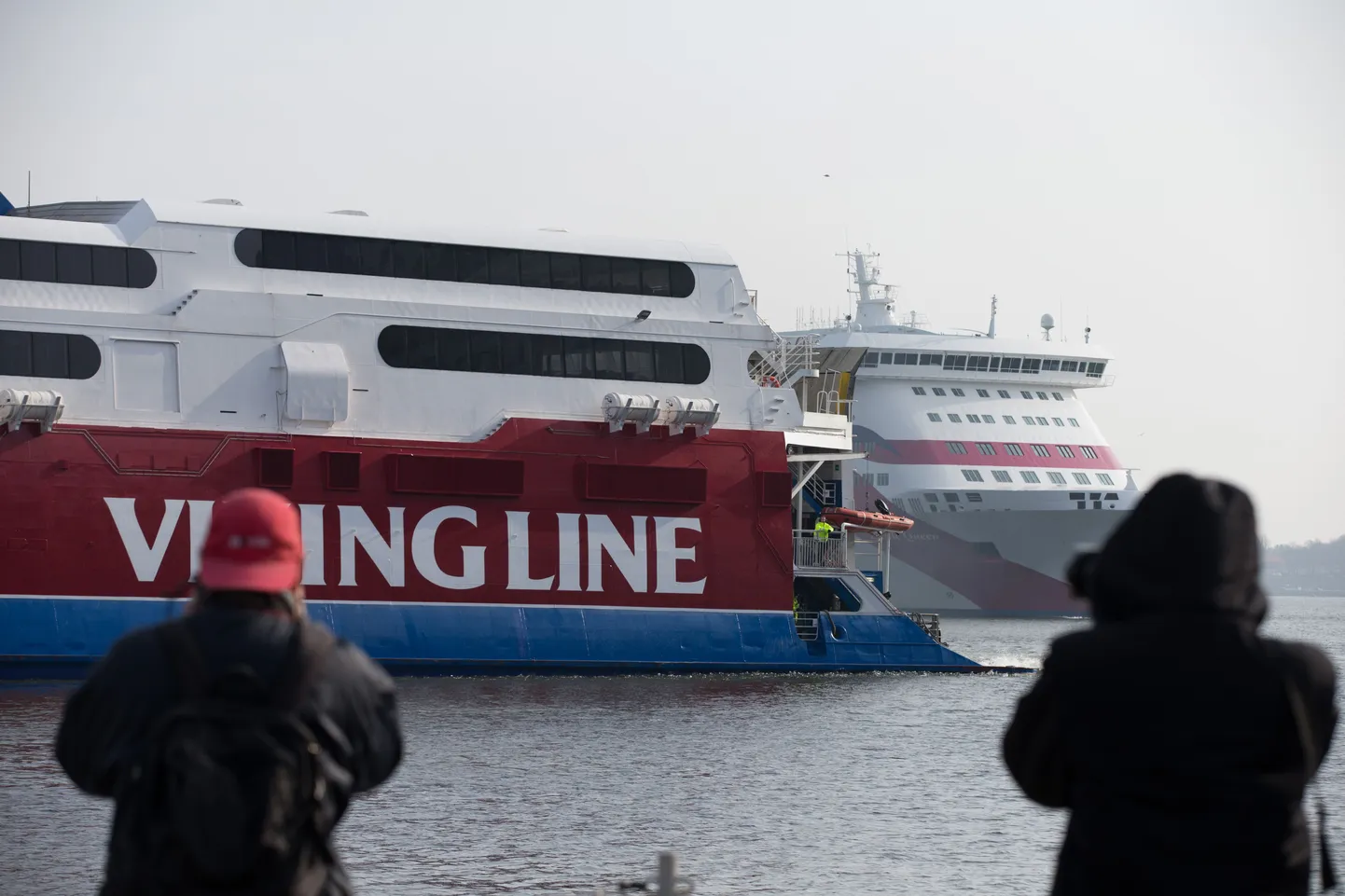 Akadeemik Tarmo Soomere hinnangul peaks Viking Line uus alus Tallinna lahes aeglasemalt sõitma.