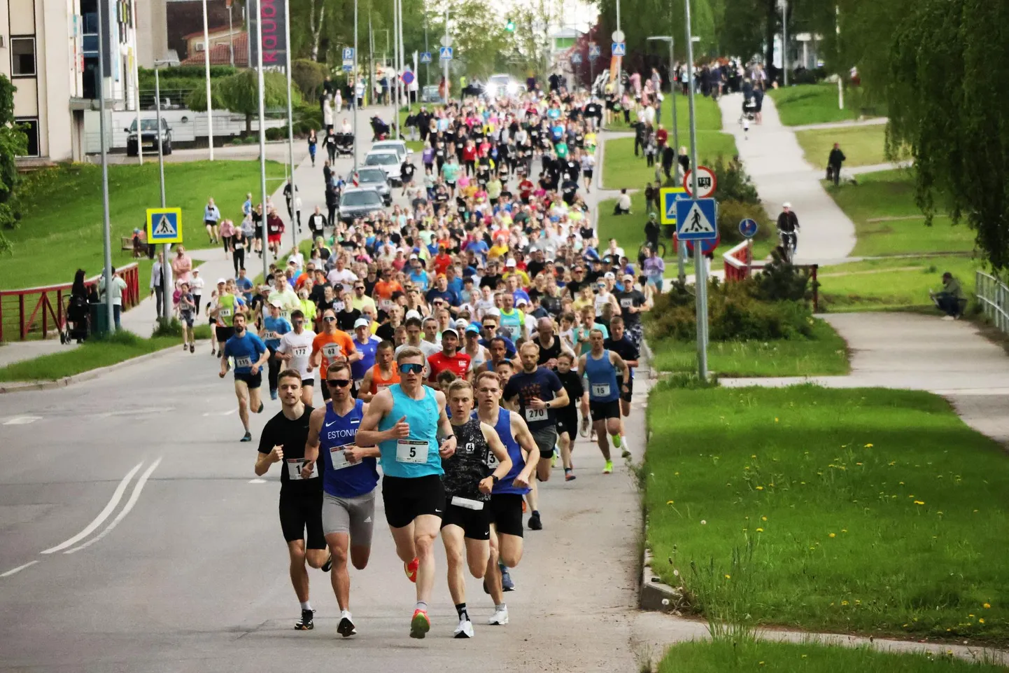 Võrust Väimelasse liikus 370 jooksjat ja 189 kõndijat.