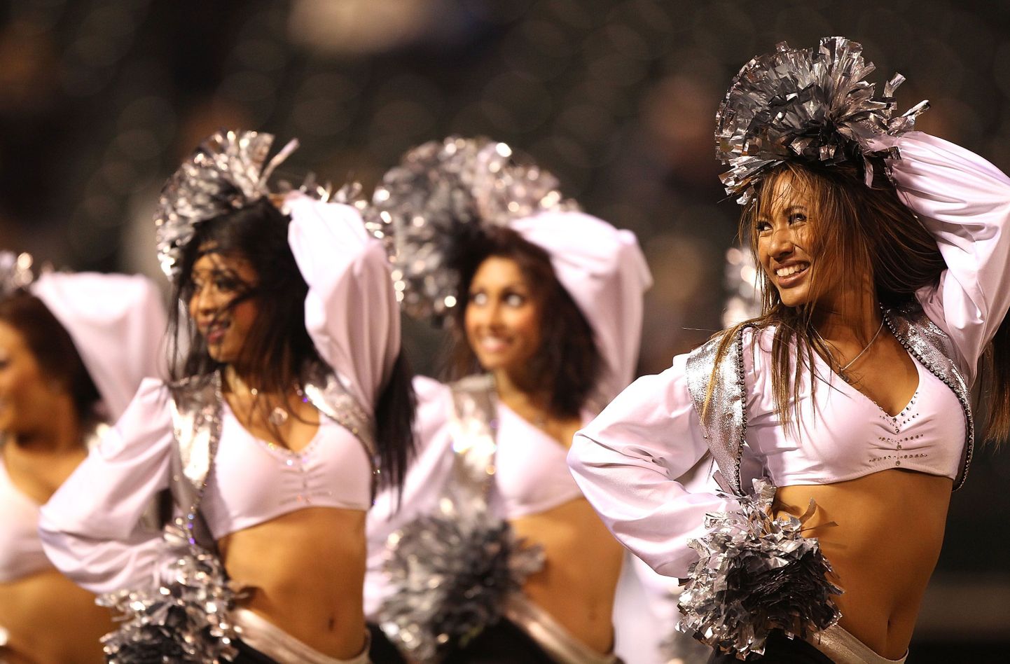 Oakland Raidersi tantsutüdrukud.
