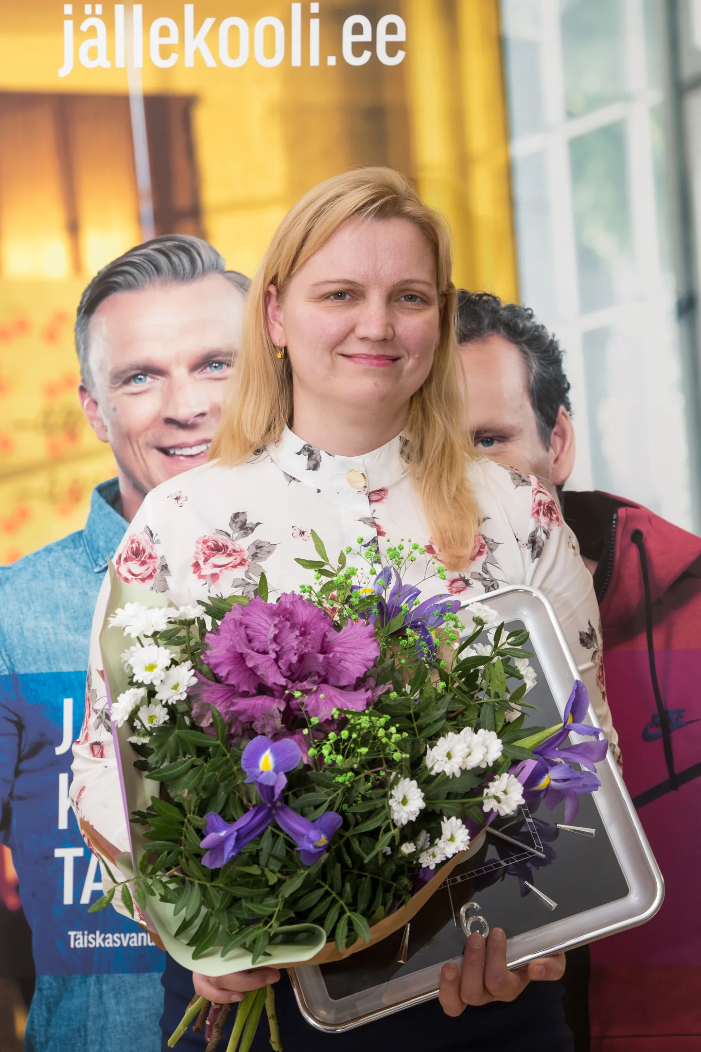 Mullu valiti Ida-Virumaa aasta õppijaks multitalent Julia Pill. Maakondlikul tunnustusüritusel seisis ta plakati ees, kus laulja Tanel Padar ja vutistaar Konstantin Vassiljev kutsuvad üles elukestvale õppele.