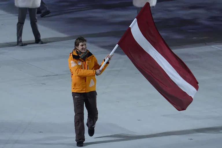 Sotši olümpiamängude avatseremoonial kandis Sandis Ozolins Läti lippu