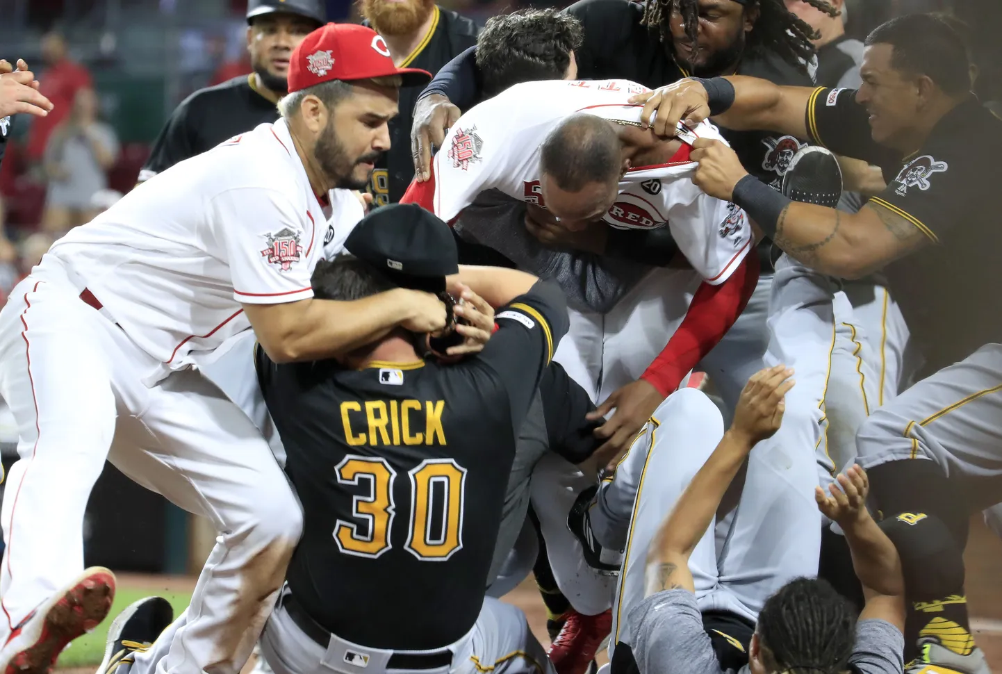 Cincinnati Redsi ja Pittsburgh Piratesi vaheline kaklus.