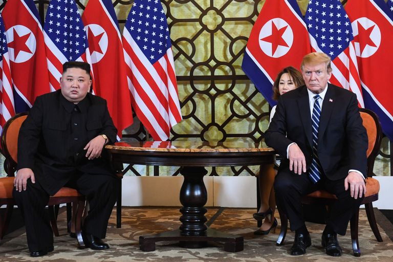 USA president Donald Trump (paremal) ja Põhja-Korea liider Kim Jong-un kohtusid veeburari lõpus Vietnami pealinnas Hanois, paraku lõppes kohtumine ootamatult ja tulemuseta. 