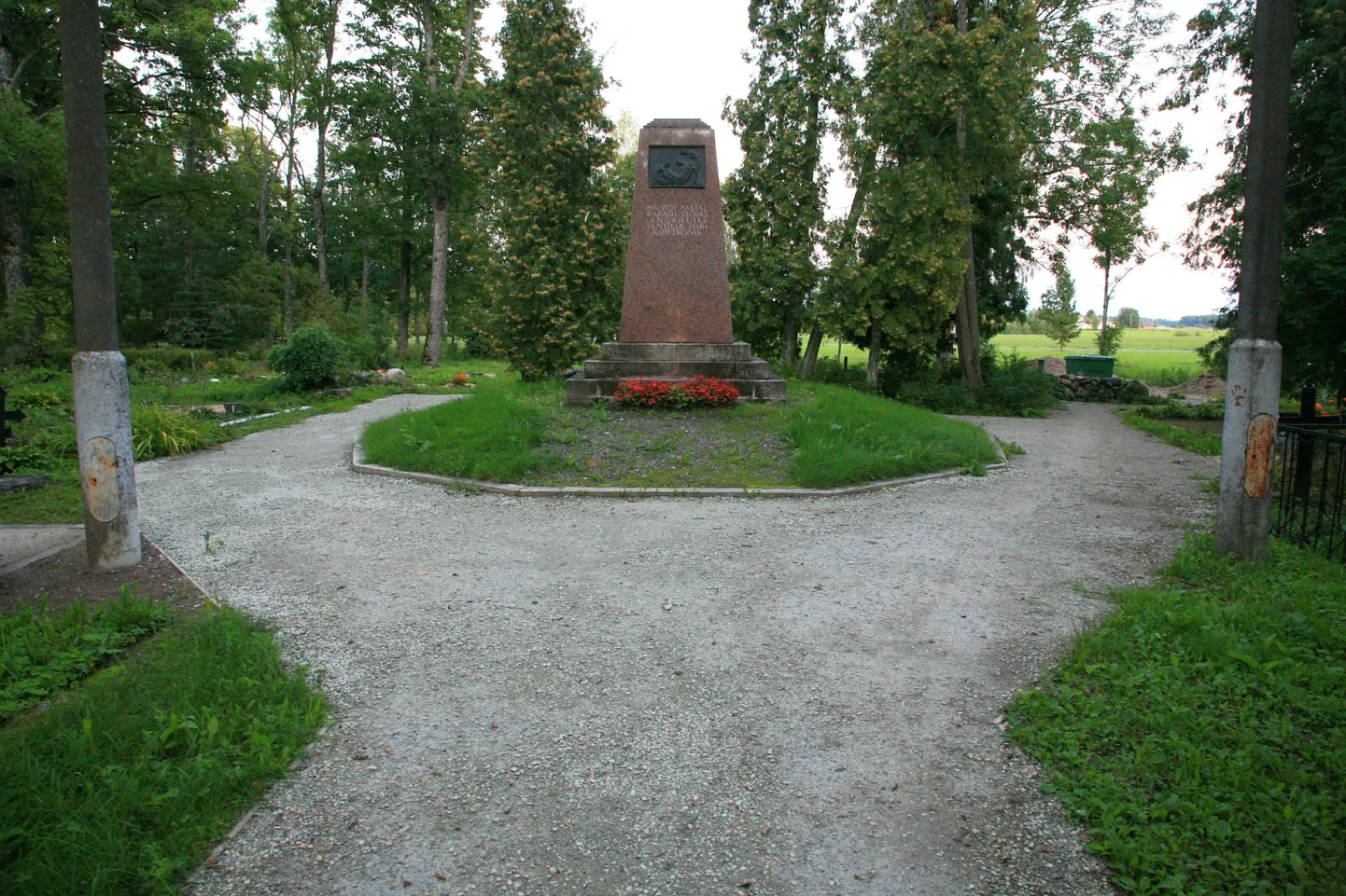 Tori kalmistul taasavati vabadussõja ausammas 25 aastat tagasi 30. septembril 1989, see oli Mihkli järel teine taastatud monumendi avamine Pärnumaal. Arhiivifoto.