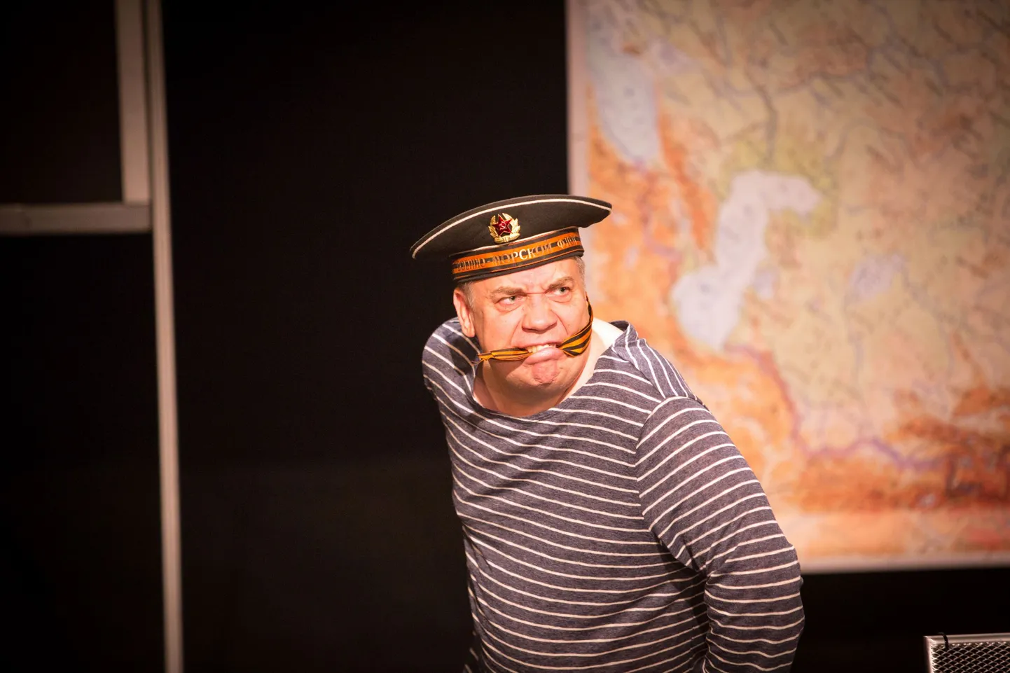 Lauri Saatapalu VAT teatri lavastuses «Kuidas ma koera sõin»