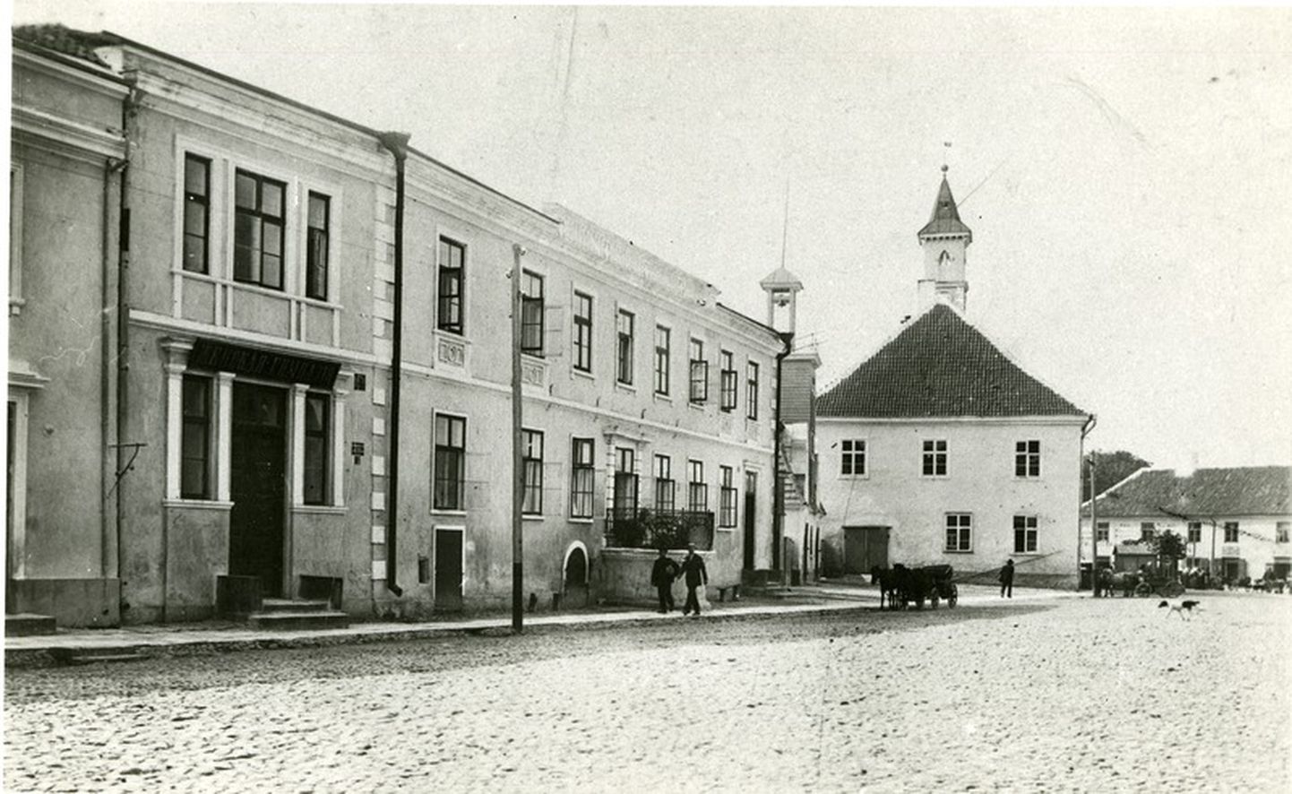Kuressaare raekoda ja turuplats u 1910