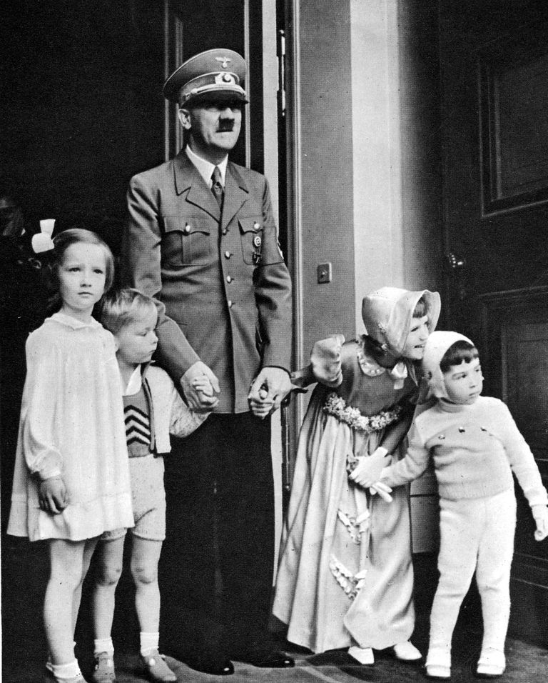 Adolf Hitler 1930. aastatel koos lastega
