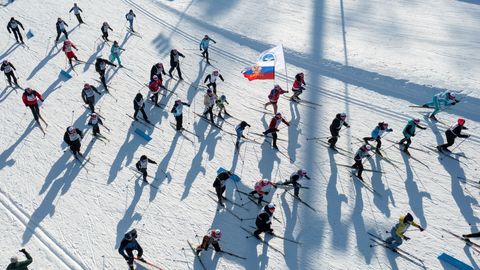 Krievijas sportistiem atļaus startēt starptautiskajās slēpošanas sacensībās