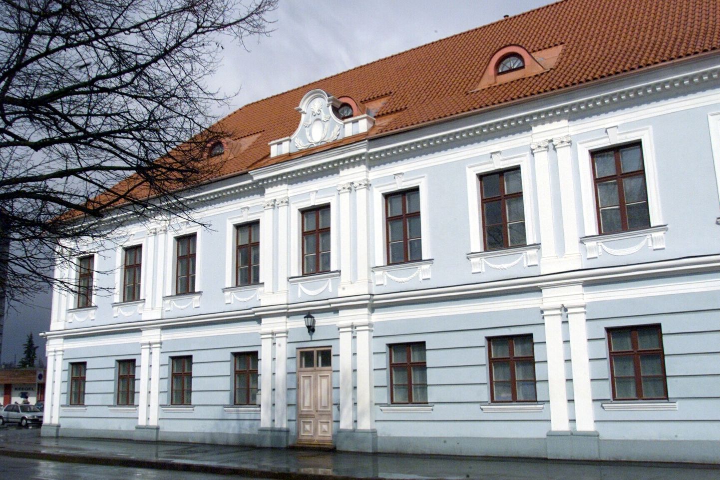 Tartu linnamuuseumi hoone Narva maanteel.
