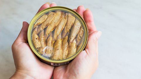 ВЫ УДИВИТЕСЬ! ⟩ Как можно использовать масло из рыбных консервов