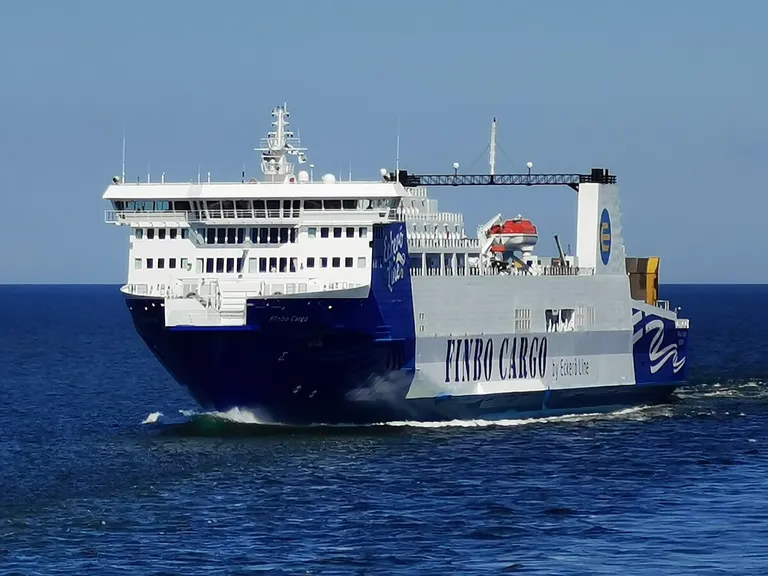 Finbo Cargo on ro-ro-tüüpi laev, millest enamik inimesi ehk kuulnudki pole. Kummatigi peab ta usinalt ühendust Muuga ja Vuosaari vahet, nii päeval kui öösel. Enamikule väljumistele saaks minna ka eraautoga.