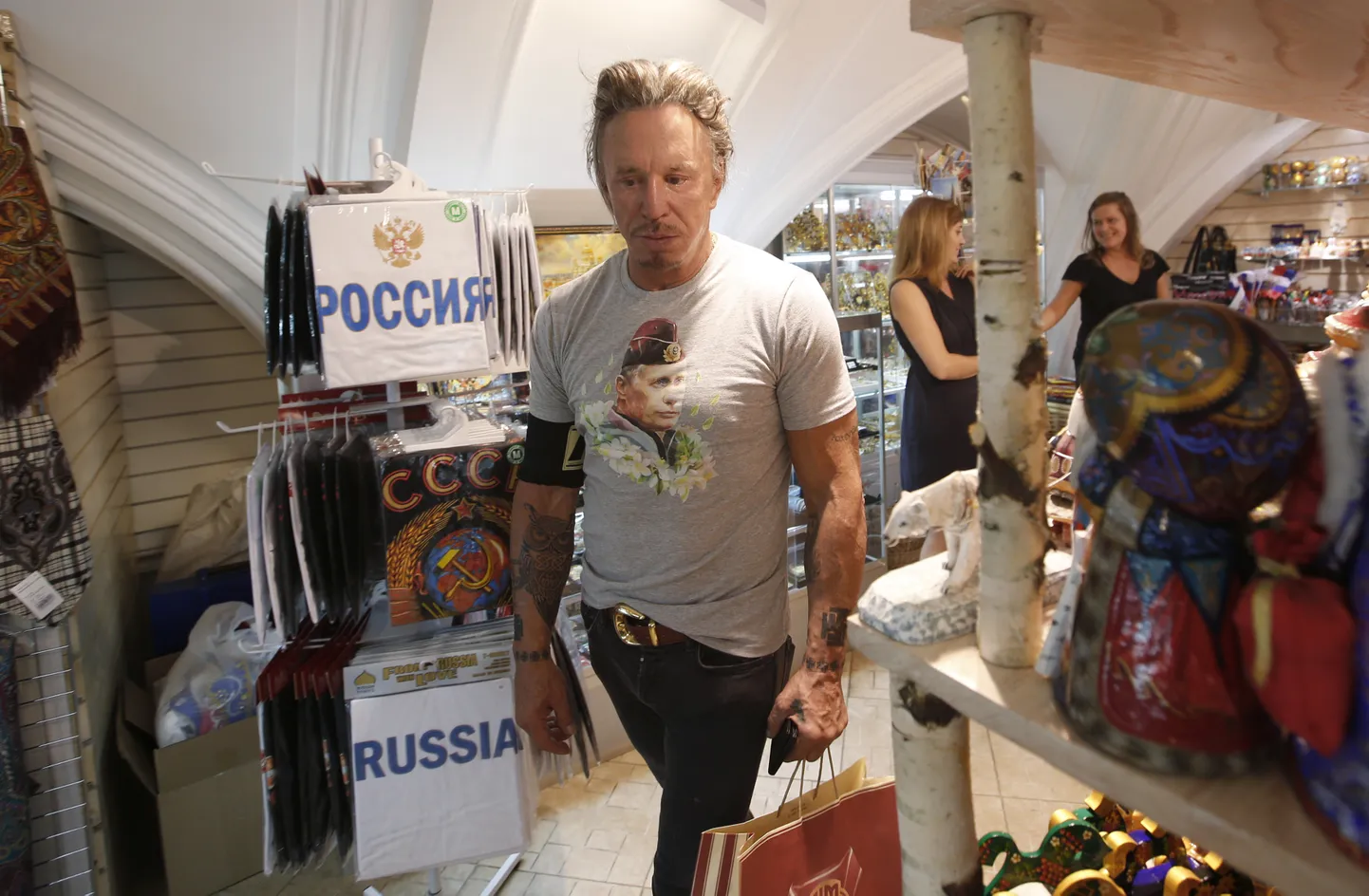 Mickey Rourke on üks Hollywoodi näitlejatest, keda teatakse tulihingelise Venemaa toetajana. See polnud aga põhjus, miks ta «Celebrity Big Brother»​ tõsielusaatest minema kupatati.