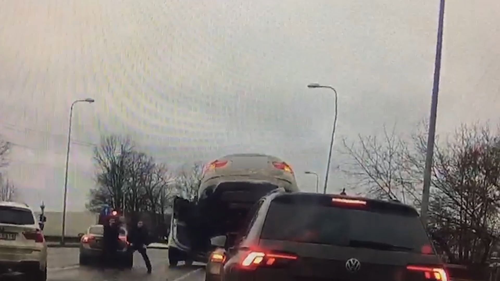 Тайна раскрыта: как угнанный BMW оседлал другой автомобиль