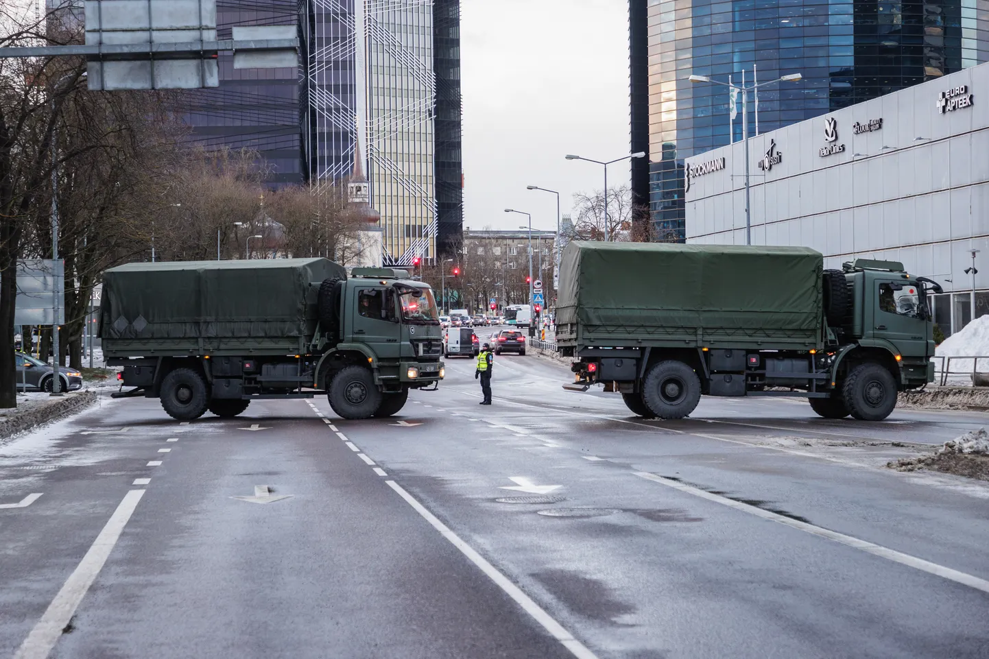 Ukraina presidendi Volodõmõr Zelenskõi visiidi jaoks piirati liiklust Tallinna kesklinnas.