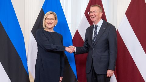 HUMOORIKAS KLIPP ⟩ «Kui teie võtsite ära meie sinepi...» President Ülle Madise tögas Riias sõbralikult lätlasi