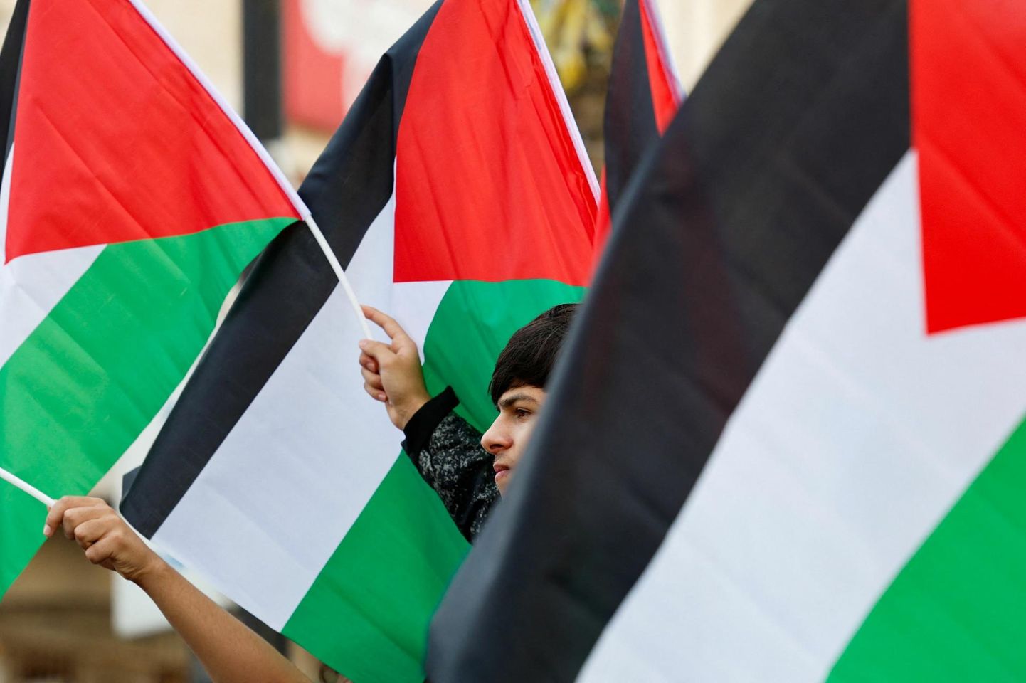 Jordani jõe läänekaldal Ramallah's 14. novembril protesti avaldanud palestiinlased väljendasid solidaarsust Gazas võitlejatega ning nõudsid Iisraeli vanglates kinnipeetavate rahvuskaaslaste vabastamist.