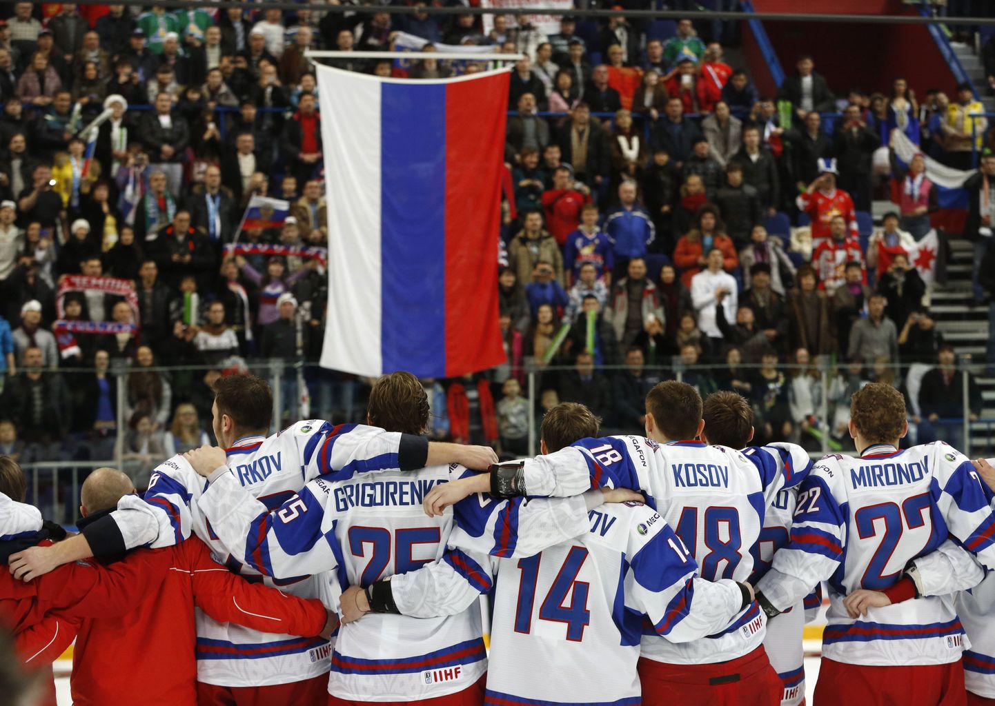 Сборная России выиграла бронзовые медали ЧМ, победив в матче за третье место команду Канады.