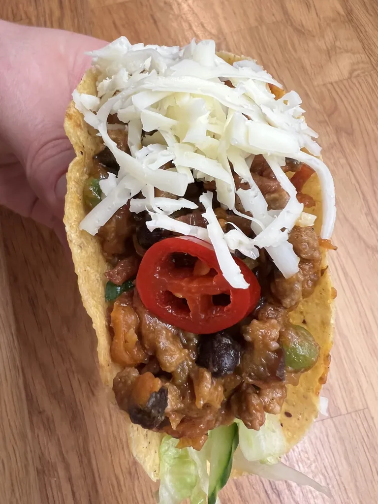 Taco'd veiseliha ja kalkunisingiga.