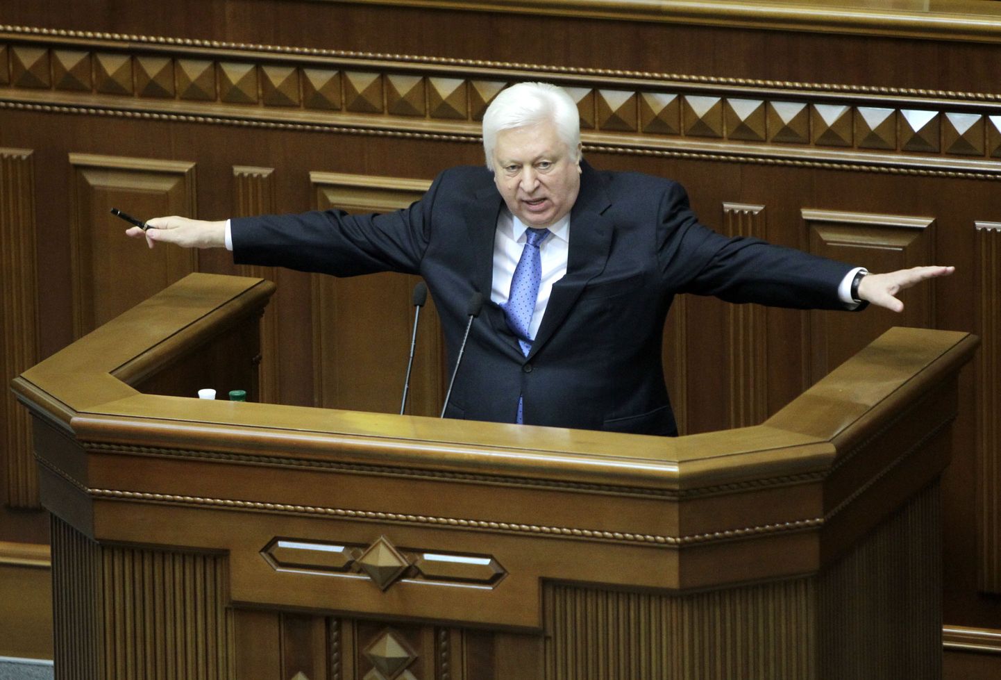 Ukraina endine peaprokurör Viktor Pšonka riigiduuma ees 20. detsembril 2013.