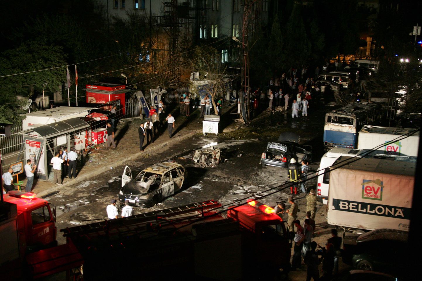 Türgi kaguosas Gaziantepi linnas plahvatas esmaspäeva õhtul autopomm, surma sai vähemalt kaheksa ja vigastada 50 inimest.