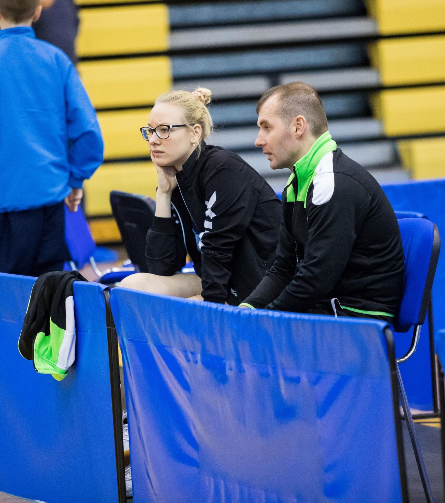 Kristo Kauküla (paremal) oli üks kahest treenerist, kes aitas tänavu Aseri Spordiklubi naiskonna Eesti võistkondlikel meistrivõistlustel hõbedale. Teine juhendaja Tatjana Tšistjakova kandis enda õlgadel ka mänguraskust.