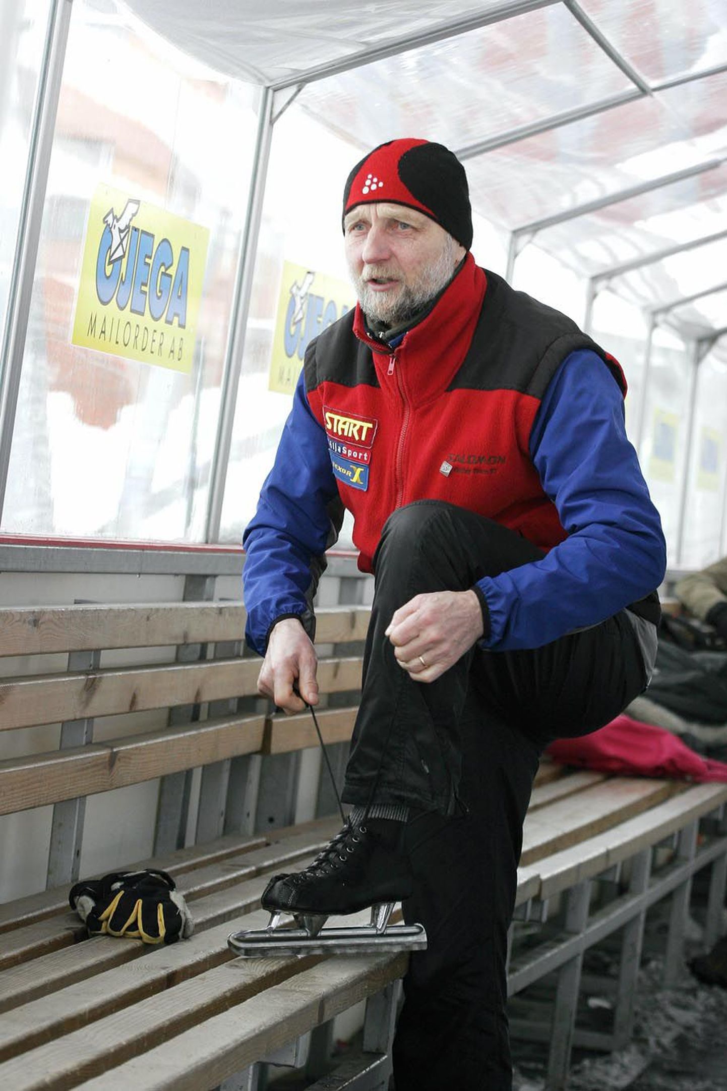 Ants Kuusik paneb jalga 1964., Ants Antsoni olümpiavõidu aastast pärit kiiruiske. Need sai ta endale siis, kui kuulus Eesti noortekoondisse.