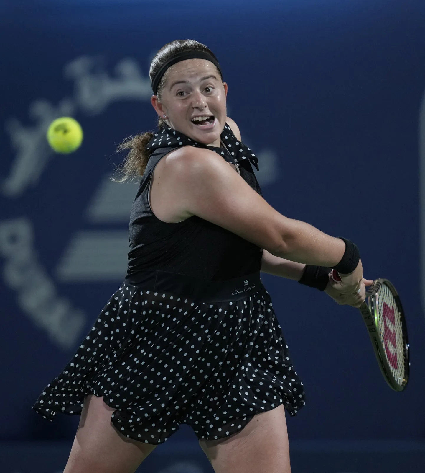 Aļona Ostapenko.