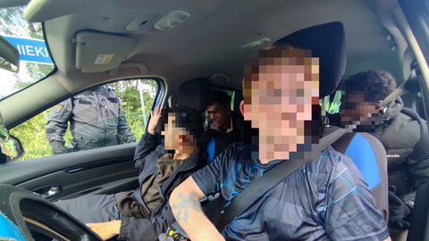 Robežsargi Krāslavas novadā aptur automašīnu, kurā atradās vairāki nelegālie migranti
