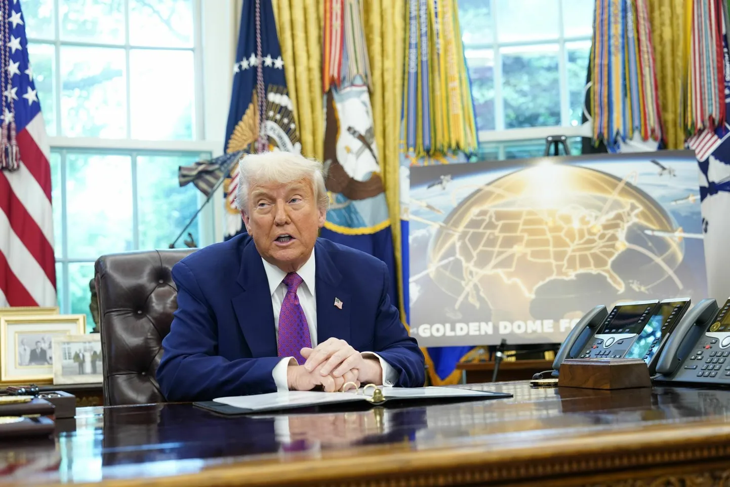 USA president Donald Trump tutvustab Valge Maja ovaalkabinetis oma plaani Ameerika Ühendriike katva raketikilbi rajamiseks.