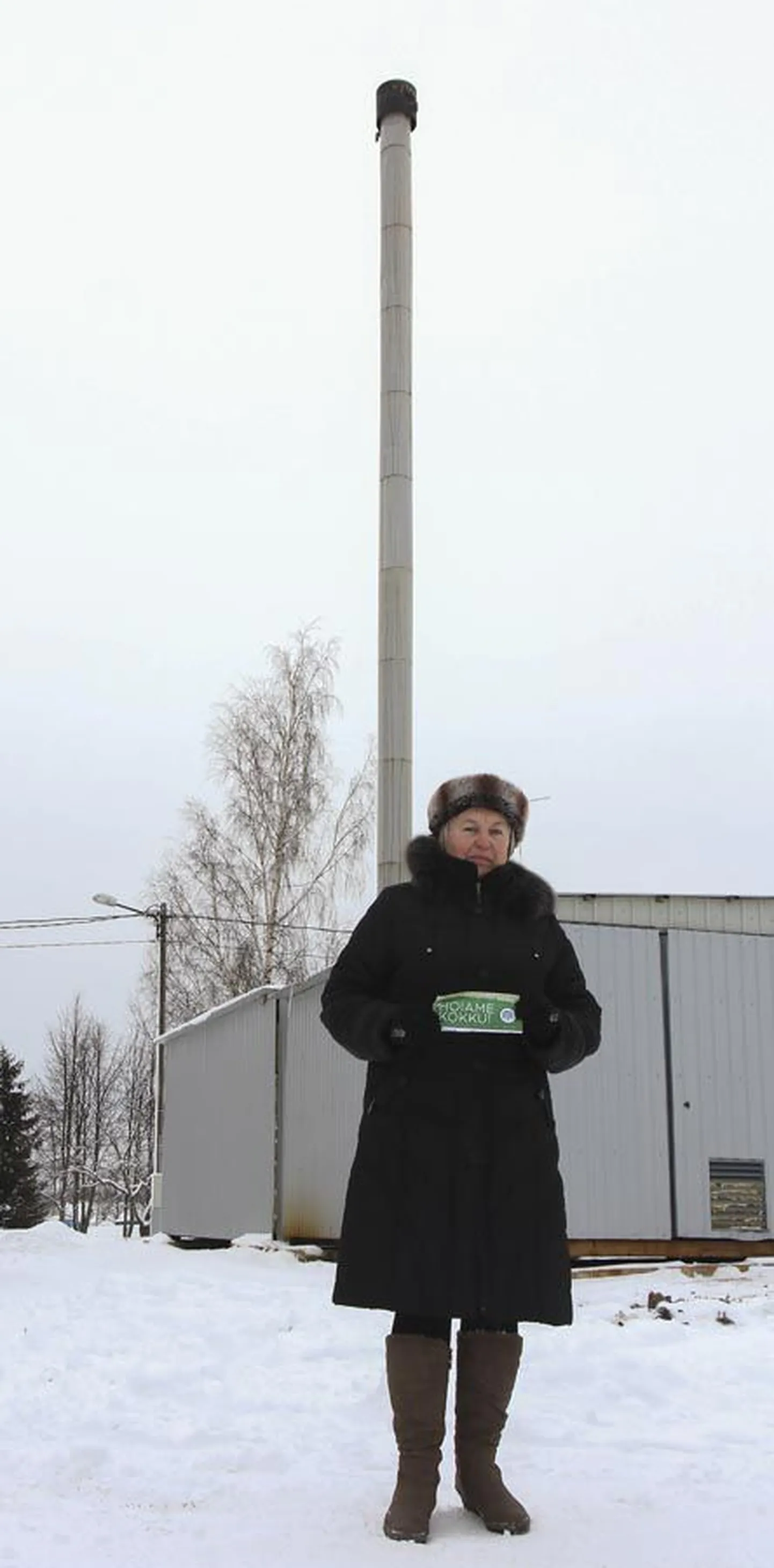 Praegu köetakse Õisut ajutiselt konteinerkatlamajaga. Korrusmajas elav Sirje Buusmann pelgab, et paljud inimesed ei suuda oma soojaarveid tasuda.
