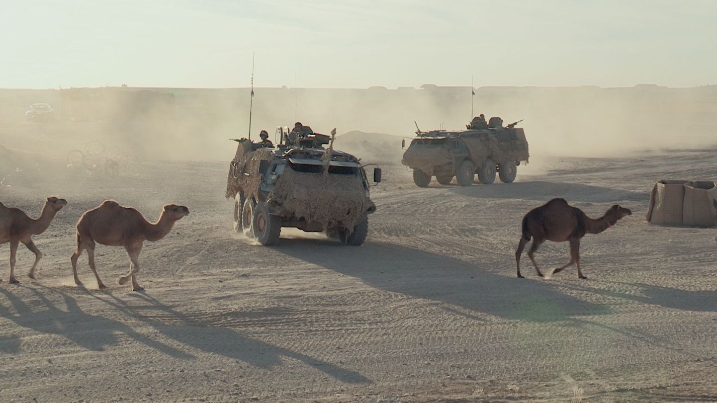Sõjamasinad ja kõrbeloomad: Sulev Keeduse dokumentaafilm «Sõda» näitab sõda ilma kommentaarideta, need tekivad vaataja peas.