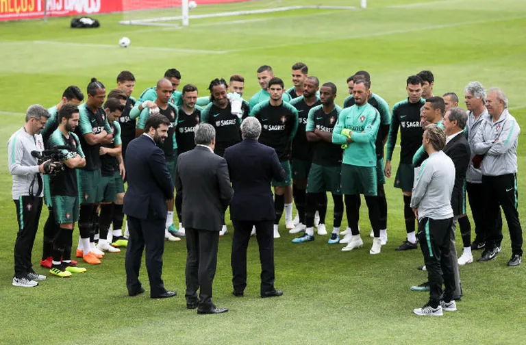 Portugāles izlases futbolisti, treneri un personāls