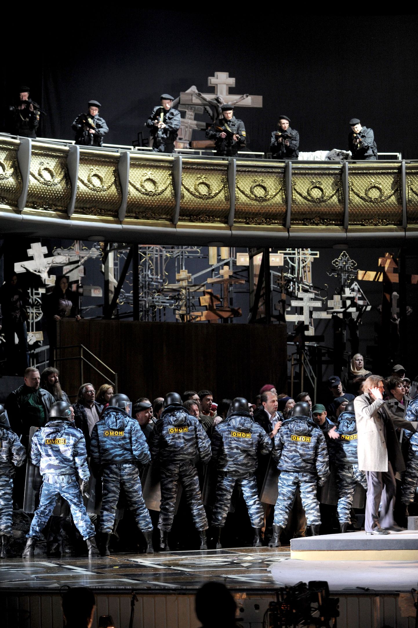 Stseen Modest Mussorgski ooperi «Boriss Godunov» etendusest Peterburi Maria teatris.