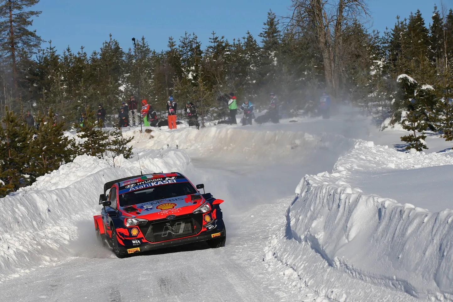Soomes peetakse läbi aasta erinevaid autospordi võistlusi.