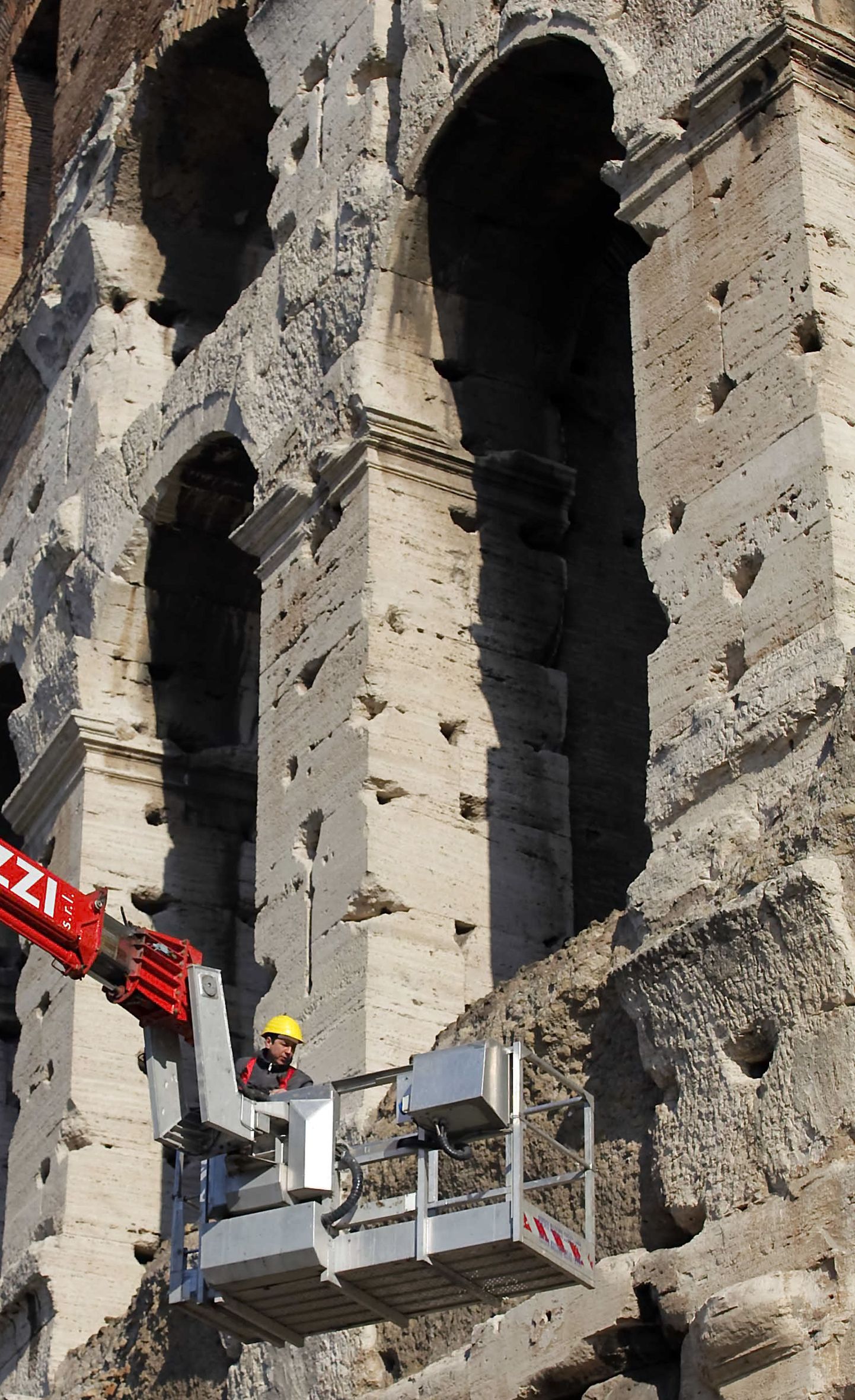 Itaalias müüakse Colosseumit meenutavat paleed