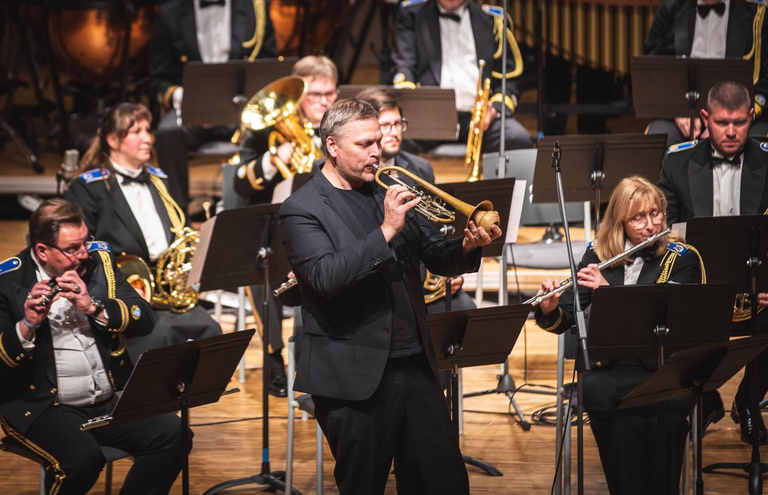 Esmakordselt Eestis sai kuulda kontserdil ka Eino Tambergi «Concertino trompetile ja puhkpillidele op. 129», solistiks Indrek Vau.