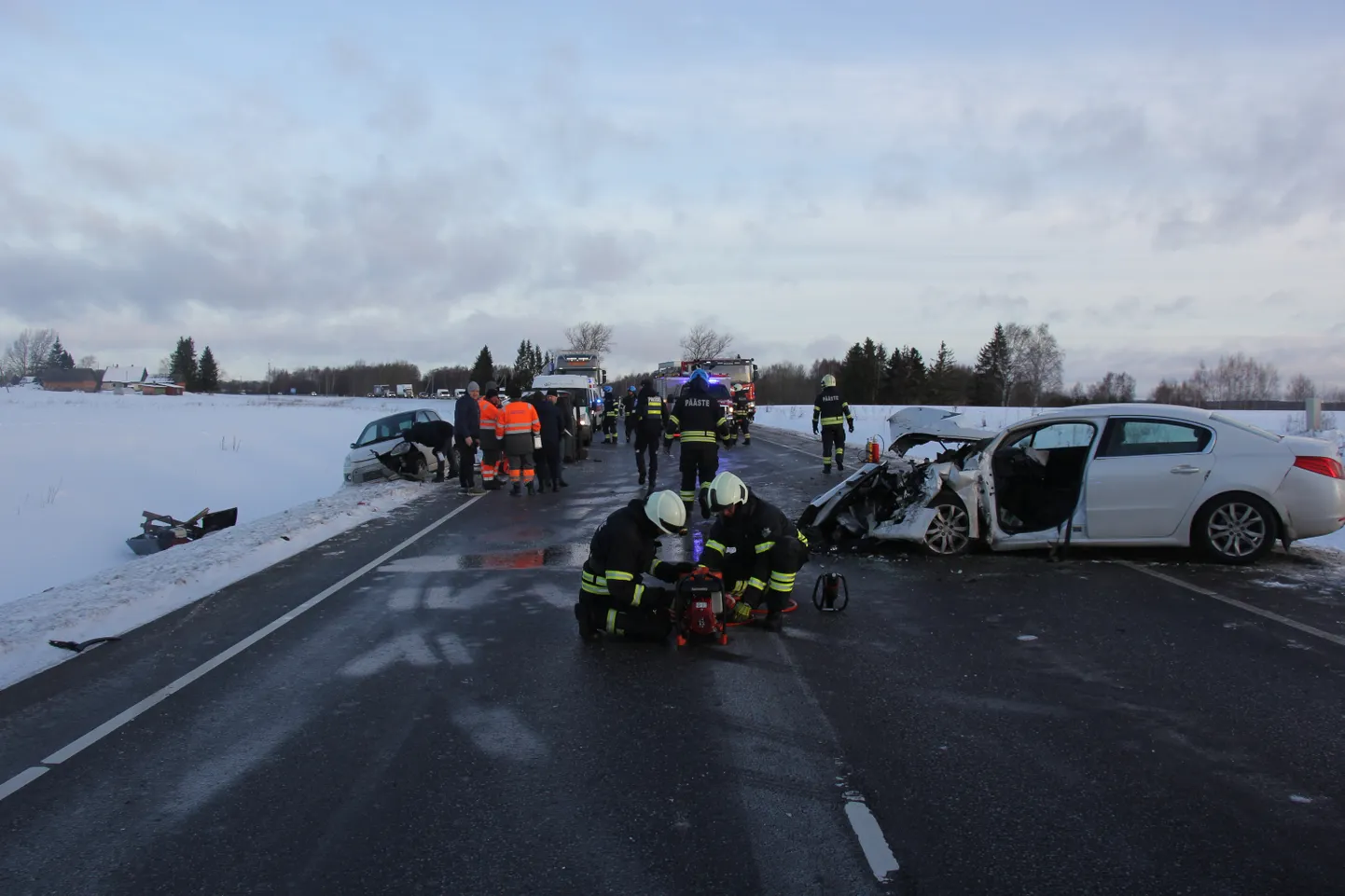 Õnnetuspaigas oli tee operatiivtöötajate sõnul libe.
