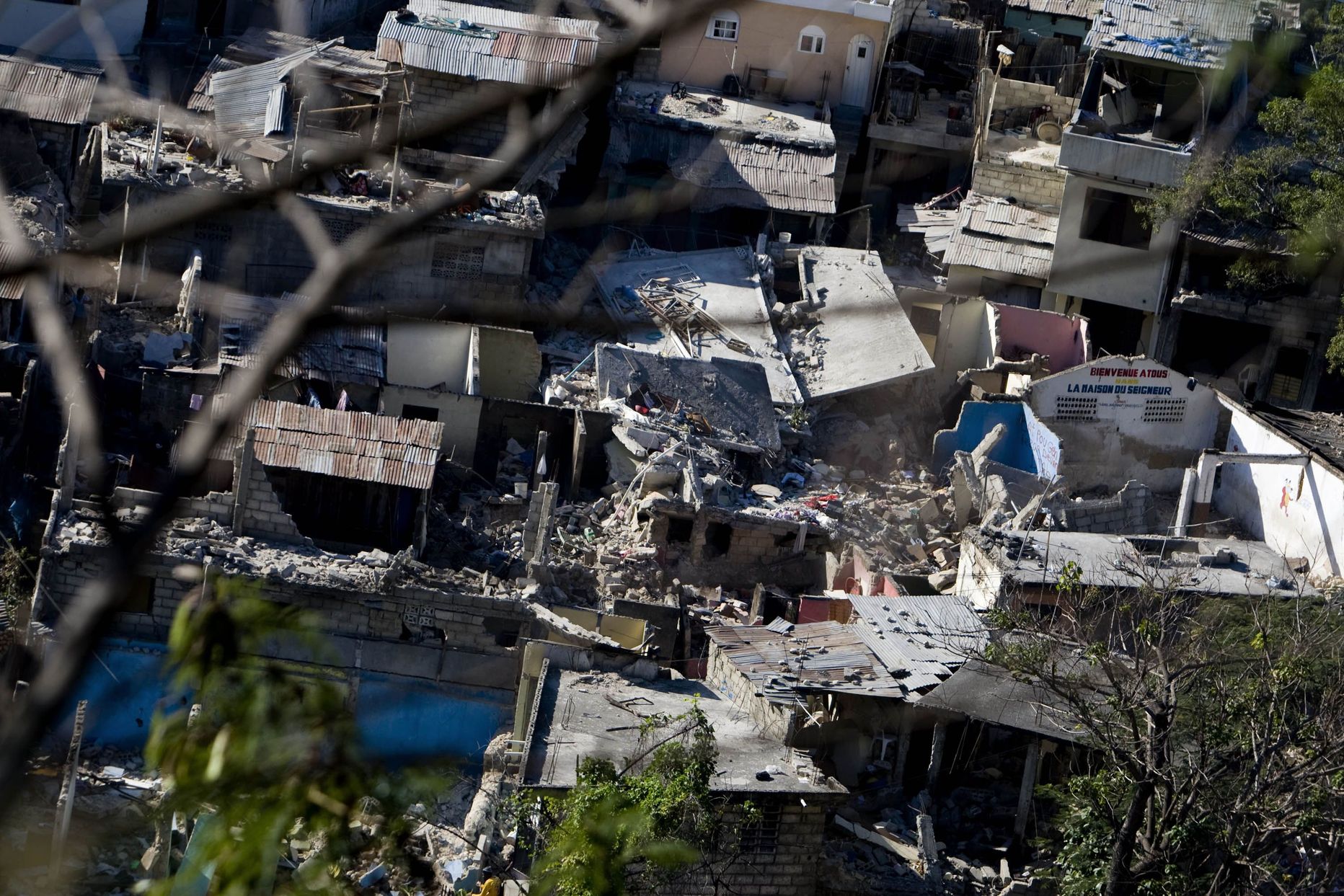 Haiti pealinnas Port-au-Prince'is kokku varisenud majad.
