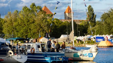 GALERII JA VIDEO ⟩ Merispordi seltsi sajanda sünnipäeva eskaadrisõit
