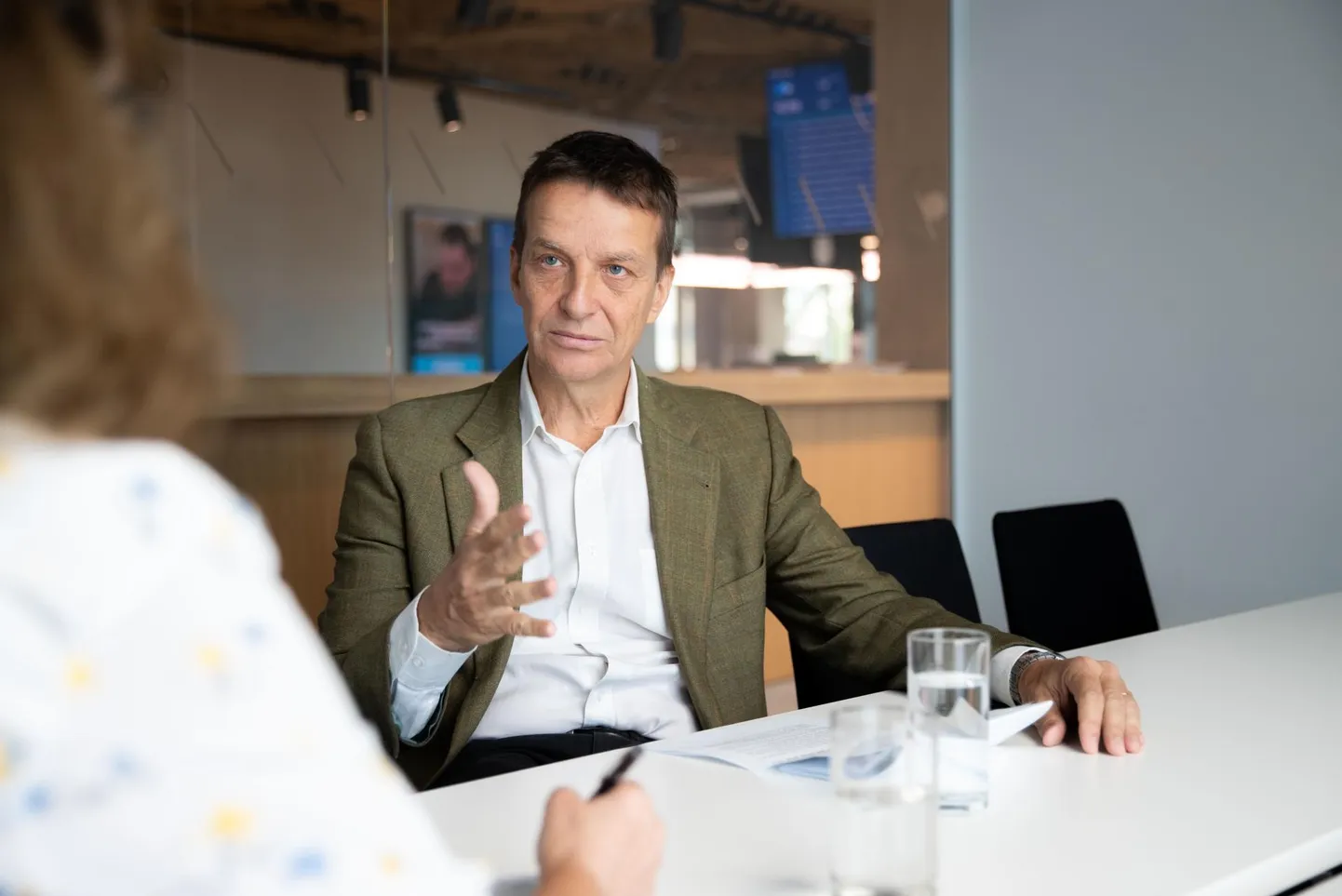 Ardo Hillar Hansson is an Estonian economist. He was the Governor of Bank of Estonia from 2012 to 2019.