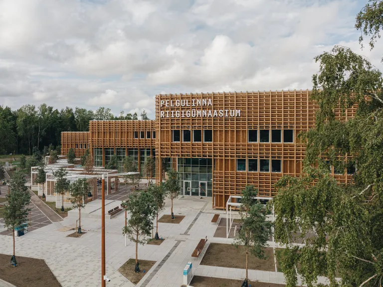 Лучшим деревянным строением года стало здание Государственной гимназии Пельгулинна.