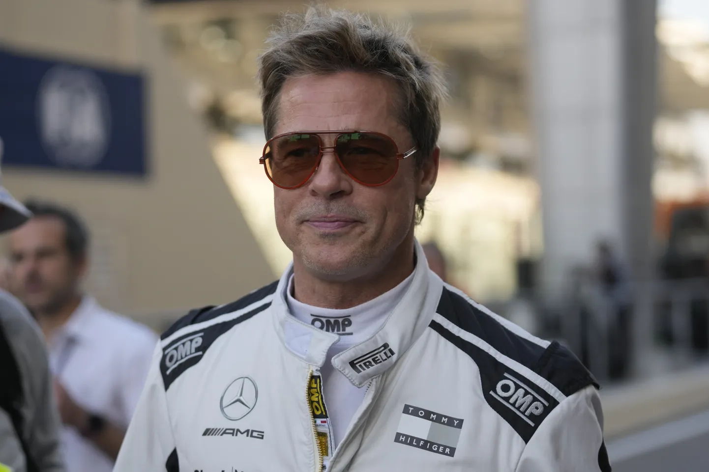 Brad Pitt 8. detsembril 2024 Araabia Ühendemiraatides Abu Dhabis Yas Marina ringrajal, kus filmiti uut filmi «F1», mille peaosas Pitt on