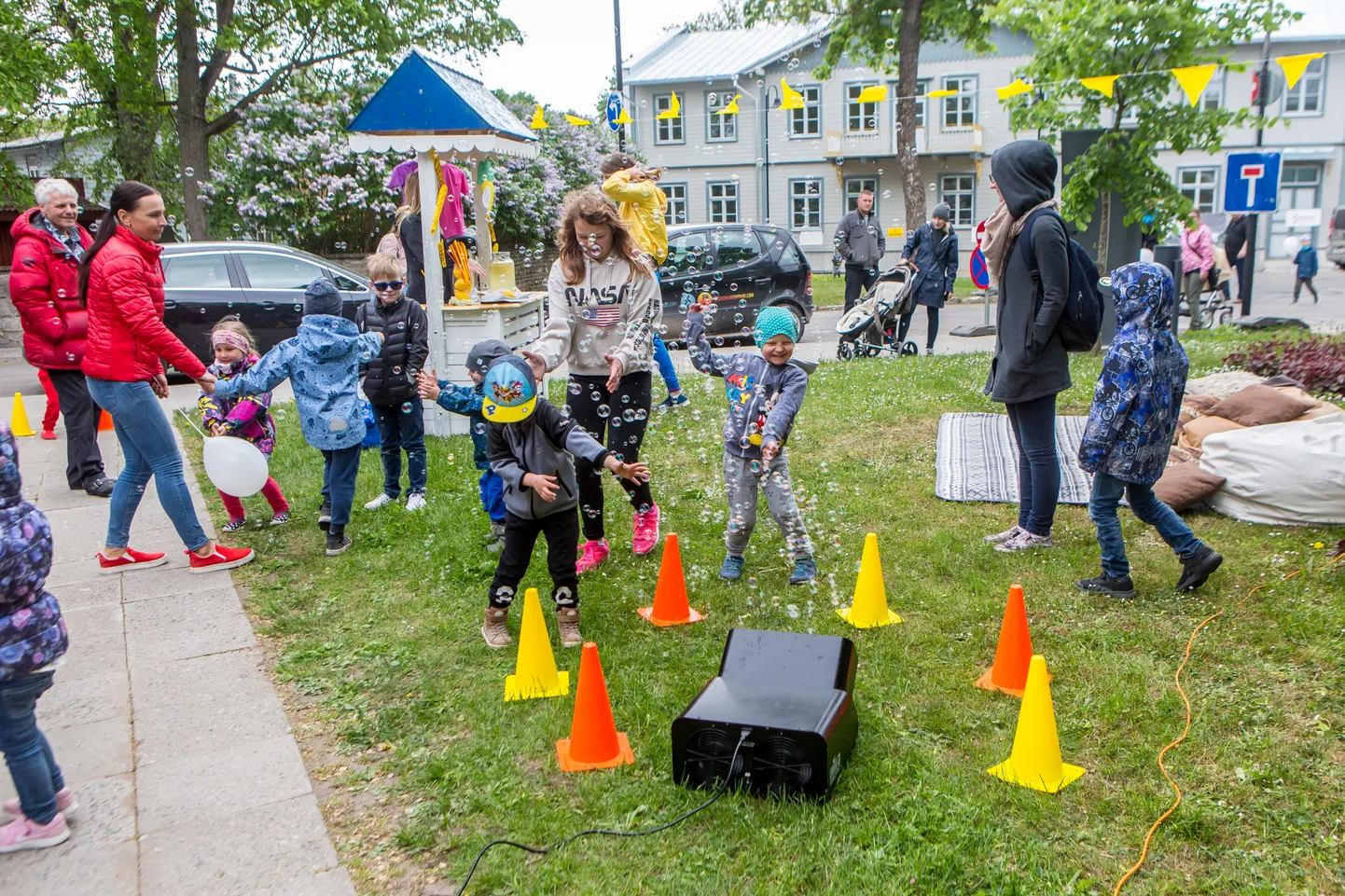 SUVE SARNANE MAI: Maikuusse jäänud Kuressaare tänavafestival, mis meelitas nii kohalikke kui ka külalisi.