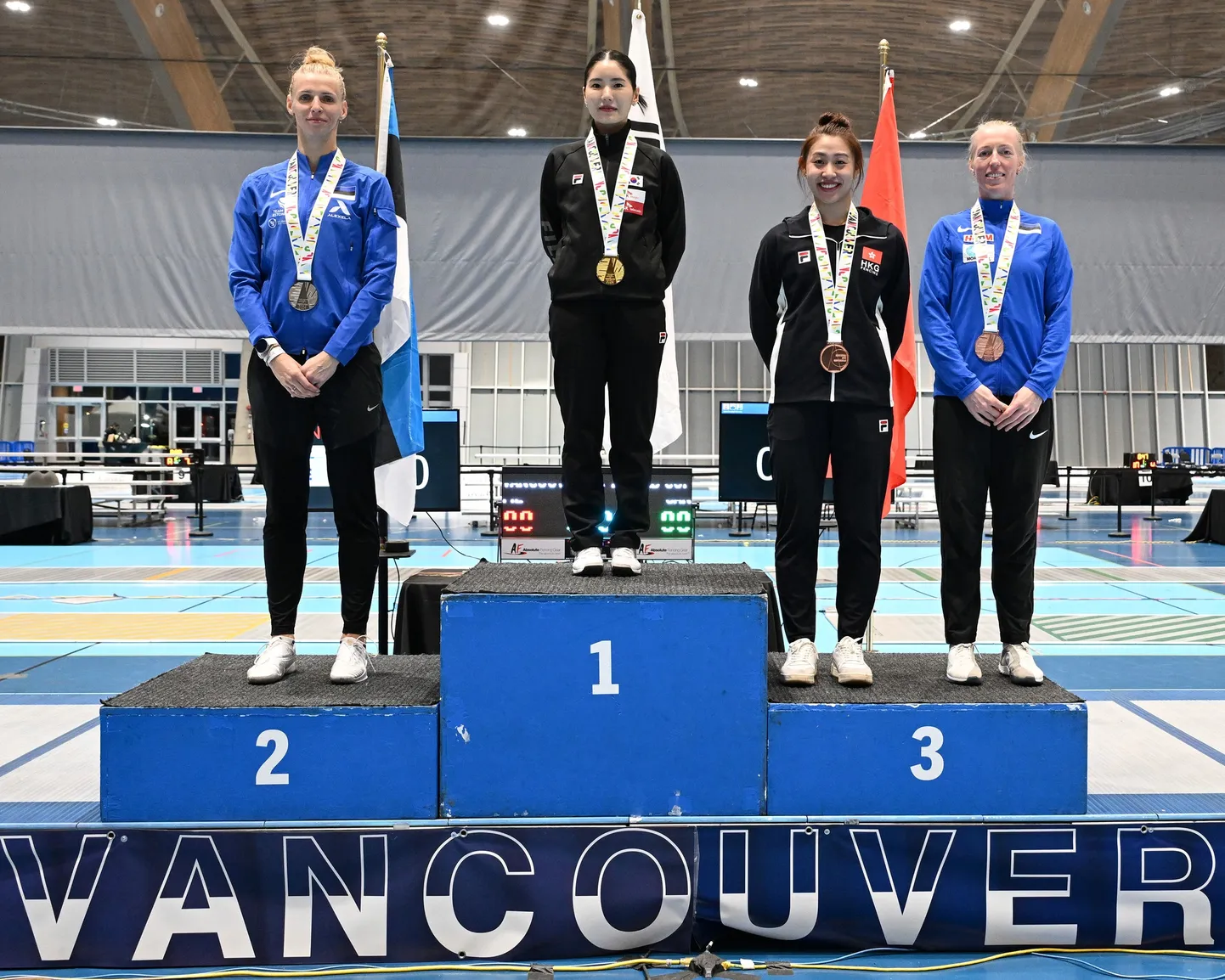 Katrina Lehis (vasakul) ja Nelli Differt (paremal) tõusid Vancouveri MK-etapil poodiumile