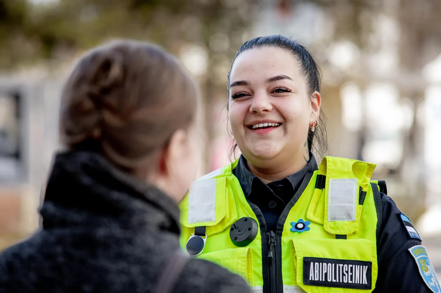 Abipolitseinik Margarita Savtšuk usub, et suudab kõige tõrksama inimesegi leebuma panna.