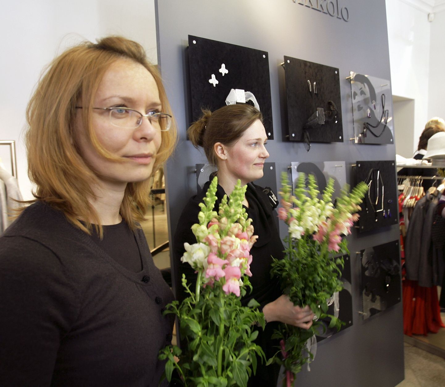 Ehtekunstnikud (vasakult) Piret Hirv, Eve Margus-Villems 2008. aastal