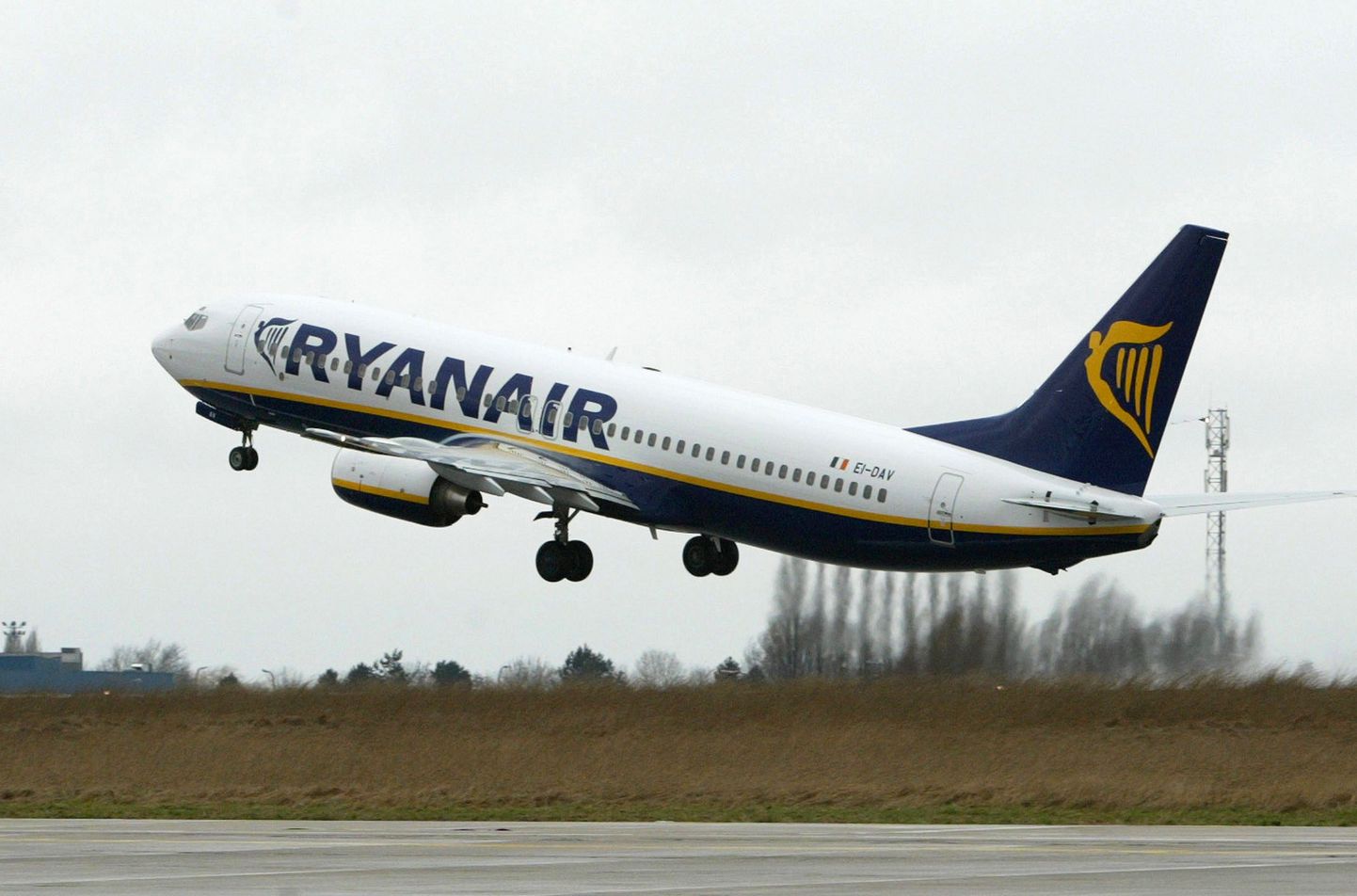Ryanairi lennuk Charleroi lennujaamas