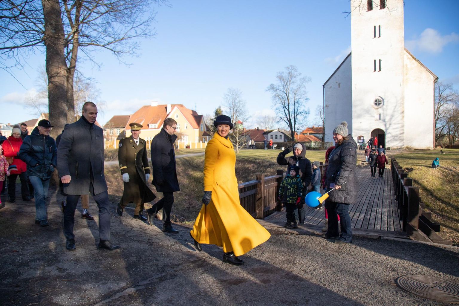 Viimati kohtus president Kersti Kaljulaid Viljandimaa inimestega Viljandi lauluväljakul 24. veebruaril mõni tund enne seda, kui Ugala teatris algas tema vastuvõtt.
