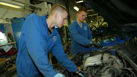 OTSITE TÖÖD? ⟩ Hakake automehaanikuks, üldarstiks, puidutöötlejaks või loovterapeudiks